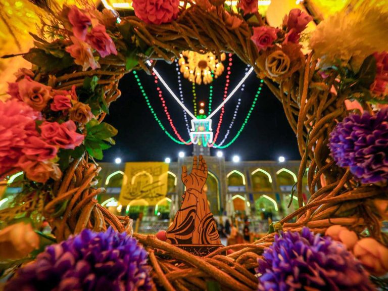 El Profeta Muhammad (P) describe al Imam Mahdi como el último de los Imames y la prueba de Dios en la tierra durante el Sermón de Ghadir.