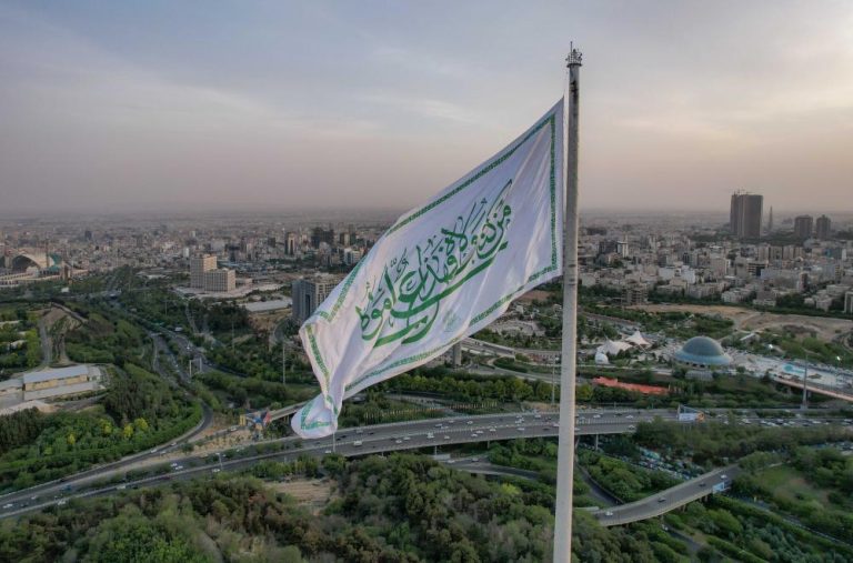 Anuncio del día del izado de las banderas de Ghadir en 150 lugares de Irak y del mundo