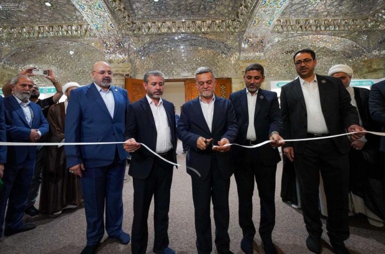 Exposición de obras valiosas, manuscritos y documentos históricos de la Tesorería Alawi durante la Semana de Ghadir
